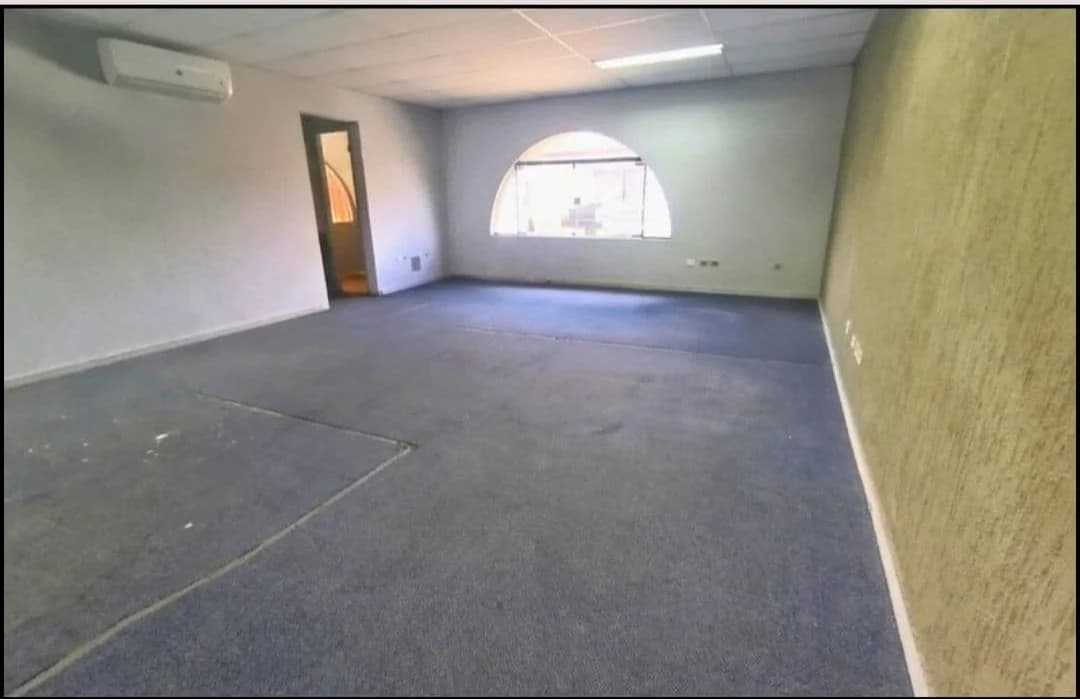 Salón Comercial en Galerías Oga Rape - Coronel Oviedo