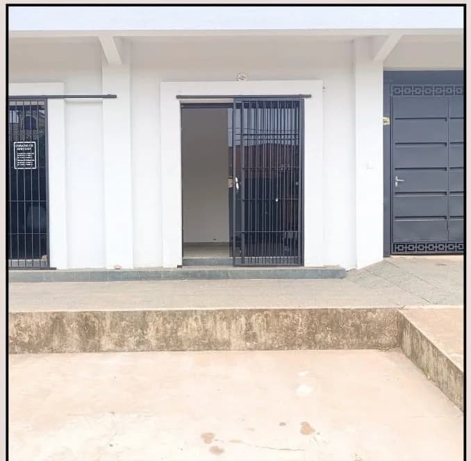 Oficina en Fulgencio R. Moreno - Coronel Oviedo